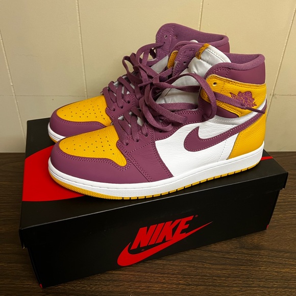 Jordan 1 Brotherhood OG High - Picture 2 of 5